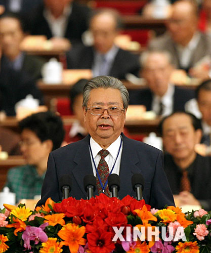 3月12日，全国政协十届五次会议在北京人民大会堂举行第四次全体会议。这是朱培康委员作《以和平发展为主题 努力开拓两岸关系的新格局》的发言。